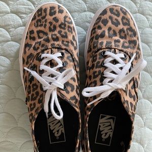 Leopard VANS